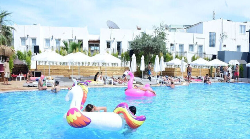 Sapphire Beach Club Hotel 3 Gece 4 Gün