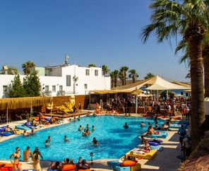 Sapphire Beach Club Hotel 3 Gece 4 Gün