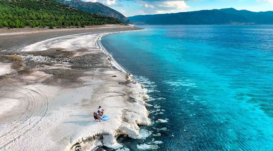 Salda Gölü Pamukkale Çeşme Alaçatı Turu / 1 Gece Otel Konaklamalı